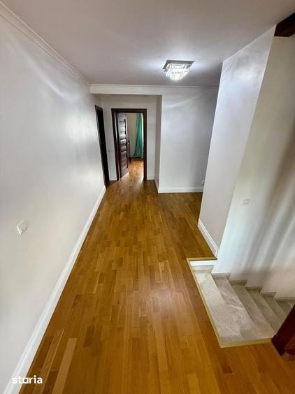 Casă cu 5 camere cu Teren 750 Mp în Bârnova