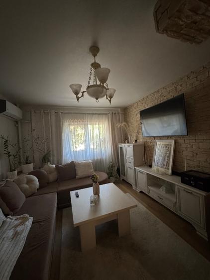 Apartament cu 2 camere decomandat, mobilat în Titan
