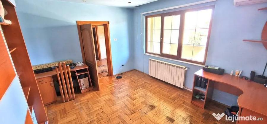 Casă cu 5 camere cu Teren 405 Mp în Coiciu