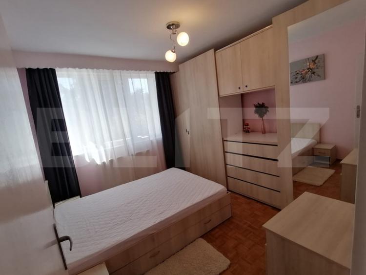 Apartament cu 3 camere semidecomandat, mobilat în Central