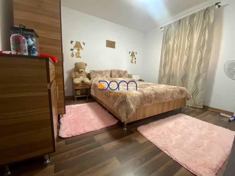 Casă individuală cu 5 camere cu Canalizare în Sud