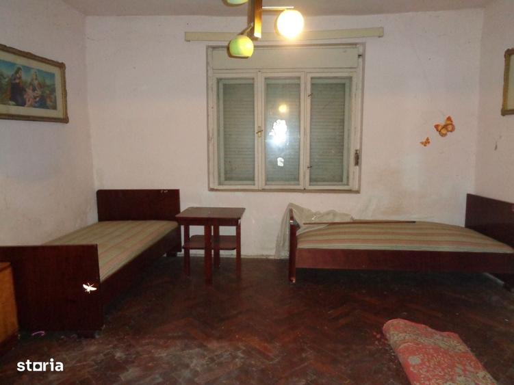 Casă cu 3 camere cu Teren 748 Mp în Central