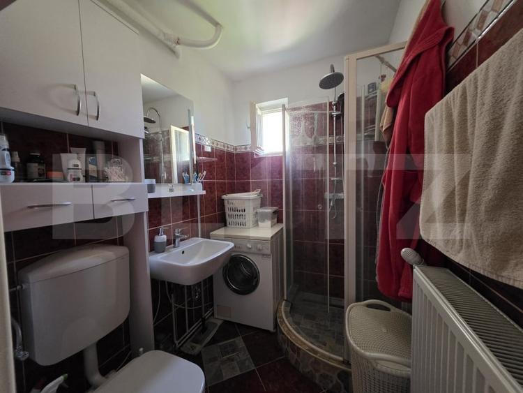 Apartament cu 3 camere semidecomandat, mobilat în Micro 14