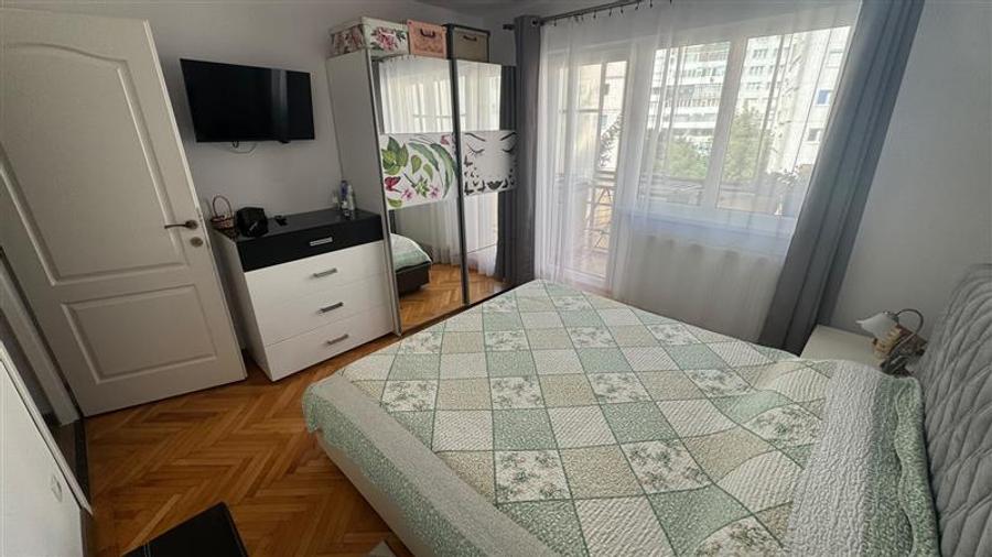 Apartament cu 2 camere decomandat în Hipodrom 3