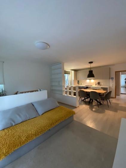 Apartament cu 4 camere decomandat, mobilat în Avantgarden