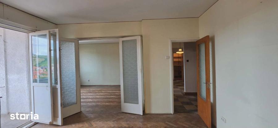 Apartament cu 3 camere în Central