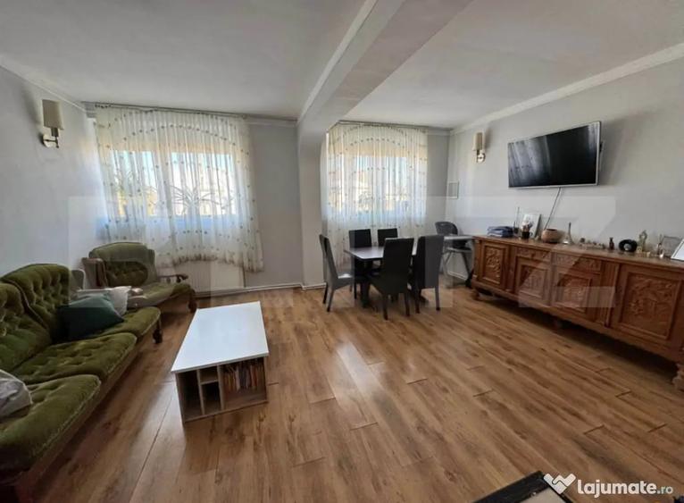 Casă cu 7 camere cu Teren 583 Mp în Păulești