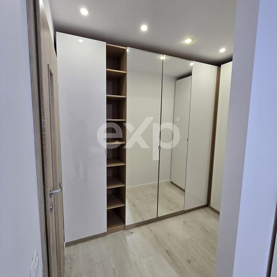 Apartament cu 3 camere decomandat, mobilat în Tractorul