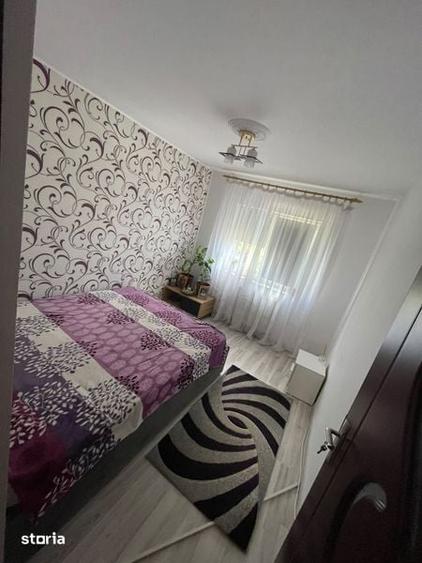 Apartament cu 4 camere decomandat în Broșteni