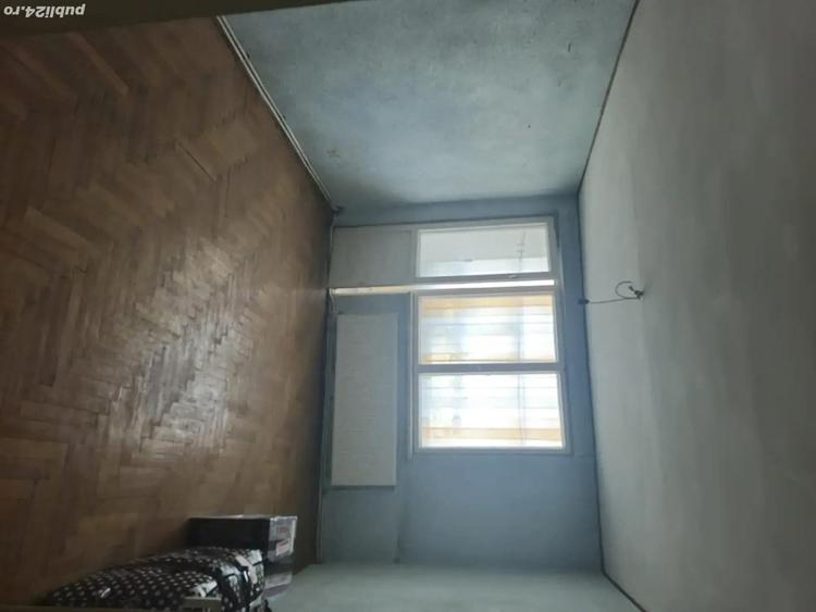 Apartament 3 camere etaj 2 zona Centrala - 1