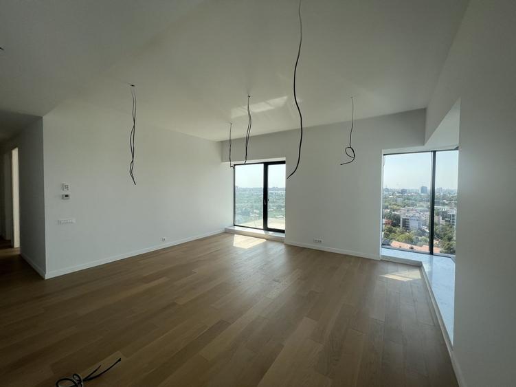 Apartament cu 4 camere decomandat în Floreasca