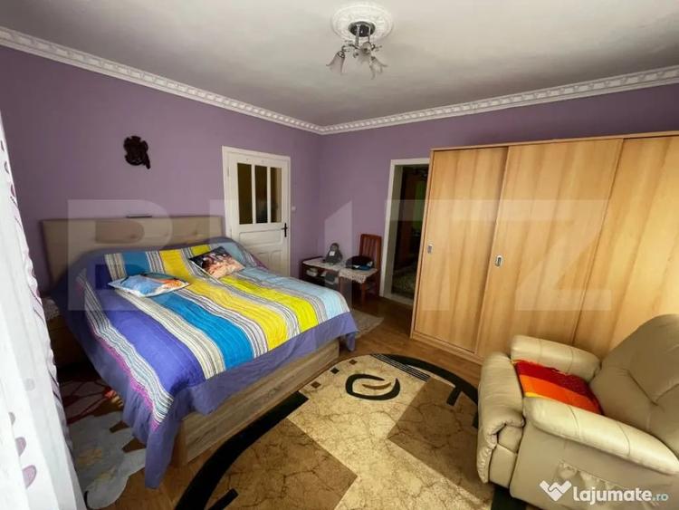 Casă cu 7 camere cu Teren 4200 Mp în Central