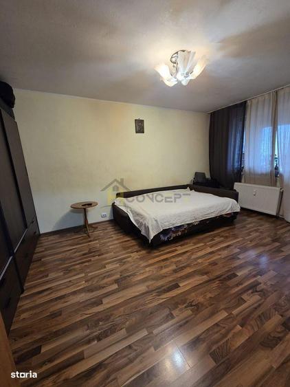 Apartament 2 camere decomandat sector 4 - 9