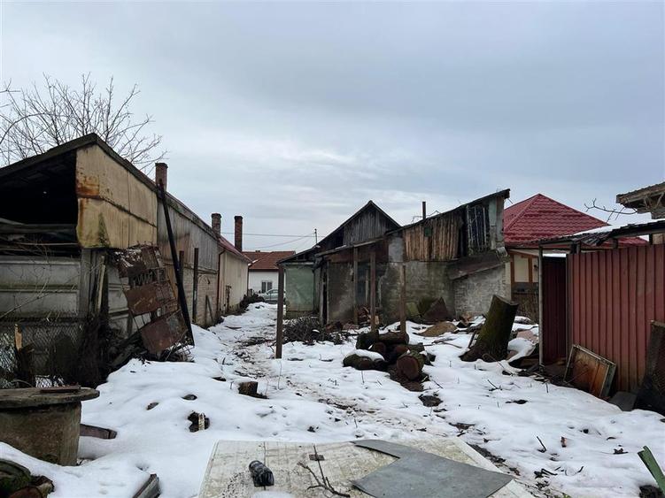 Casă cu 3 camere cu Teren 774 Mp în Central
