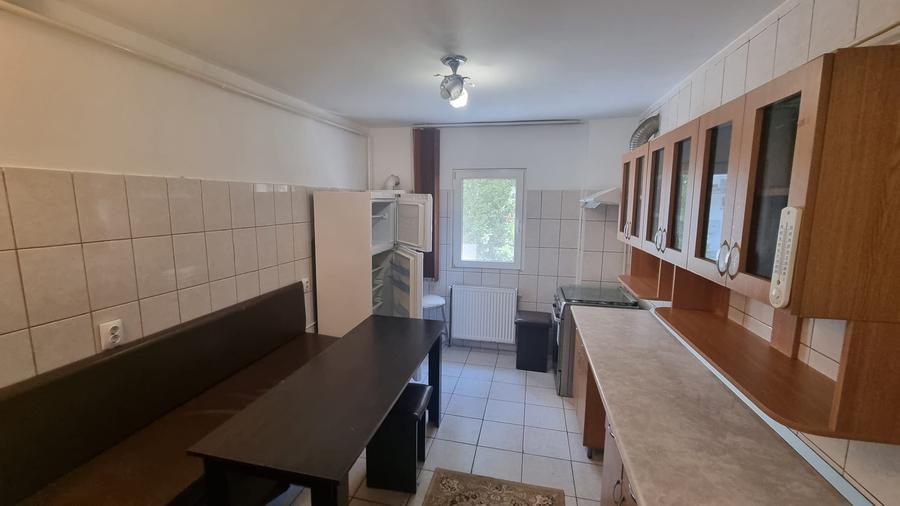 Apartament cu 2 camere decomandat în Tătărași