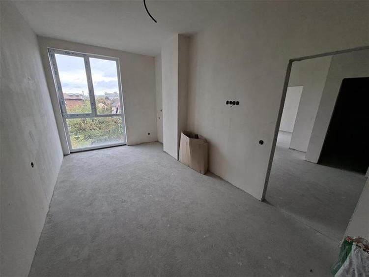 Apartament cu 3 camere semidecomandat în Mărăști