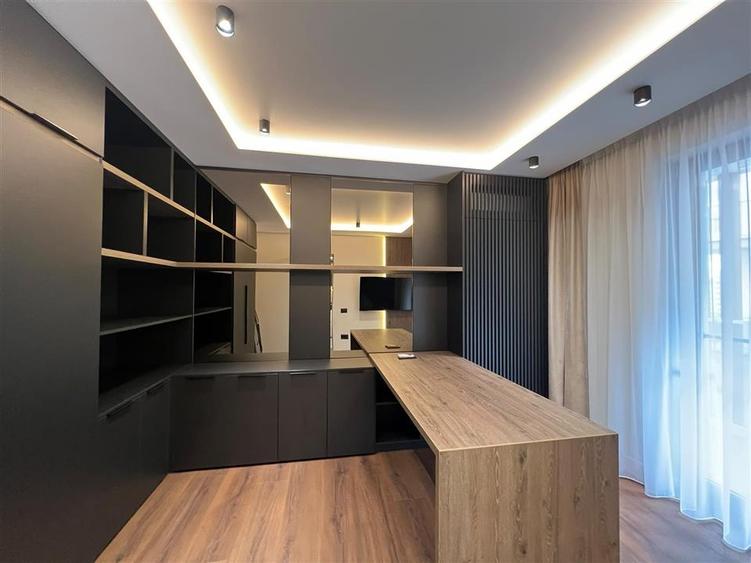 Apartament cu 3 camere decomandat în Ultracentral