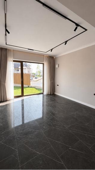 Apartament cu 3 camere decomandat, mobilat în Băneasa