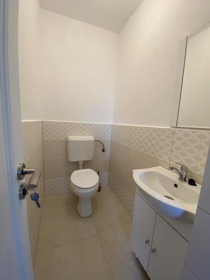 Apartament cu 3 camere semidecomandat în Dâmbul Rotund