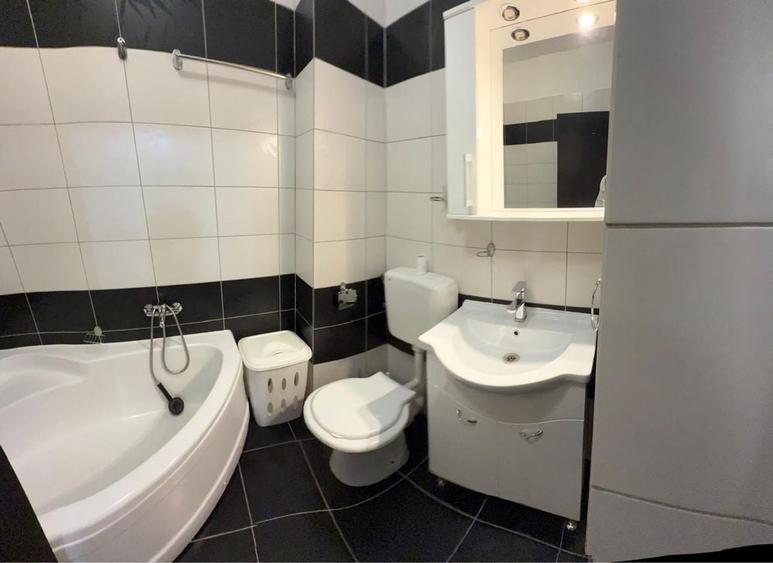 Apartament cu 2 camere semidecomandat în Roșu