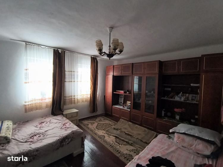 Casă cu 4 camere în Fetești