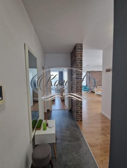 Apartament cu 2 camere semidecomandat, mobilat în Semicentral