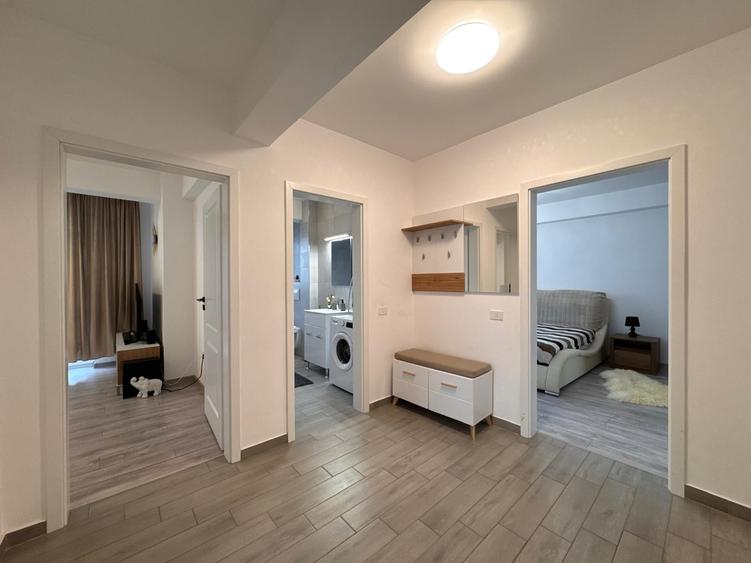 Apartament cu 3 camere decomandat, mobilat în Cristian