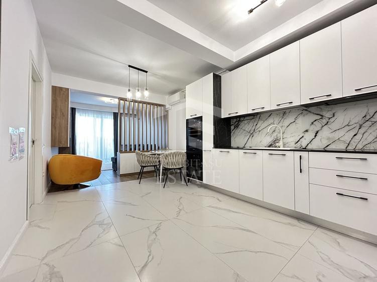 Apartament cu 2 camere decomandat, mobilat în Central
