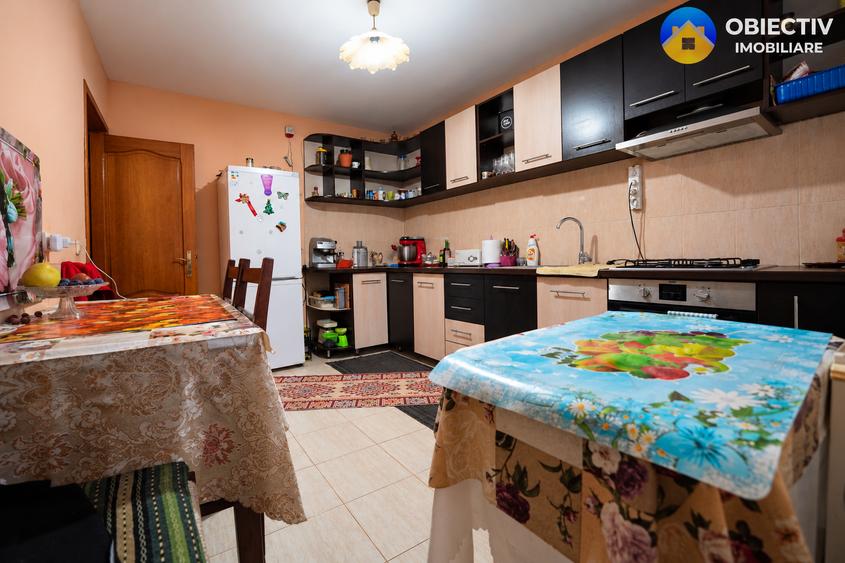 Casă individuală cu 5 camere cu Teren 492 Mp în Izvoare (Dumbrava Roșie)