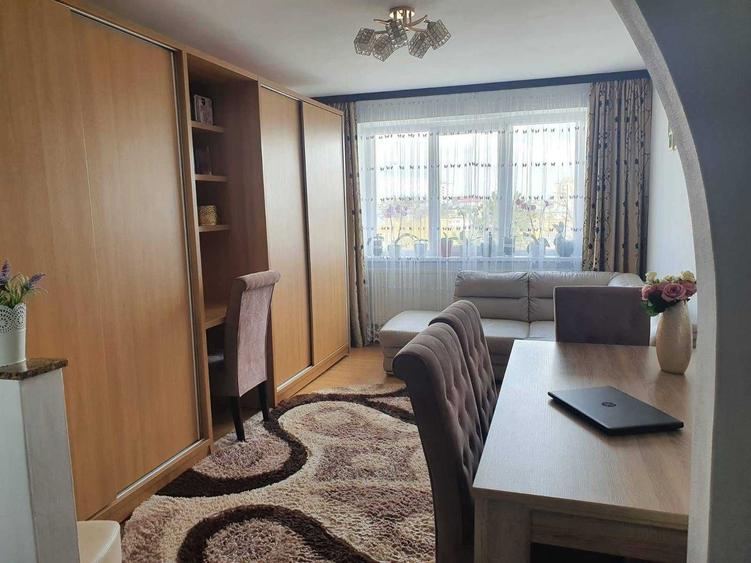 Apartament cu 3 camere decomandat în Sfântu Ilie