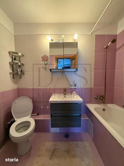 Apartament cu 2 camere semidecomandat, mobilat în Tei