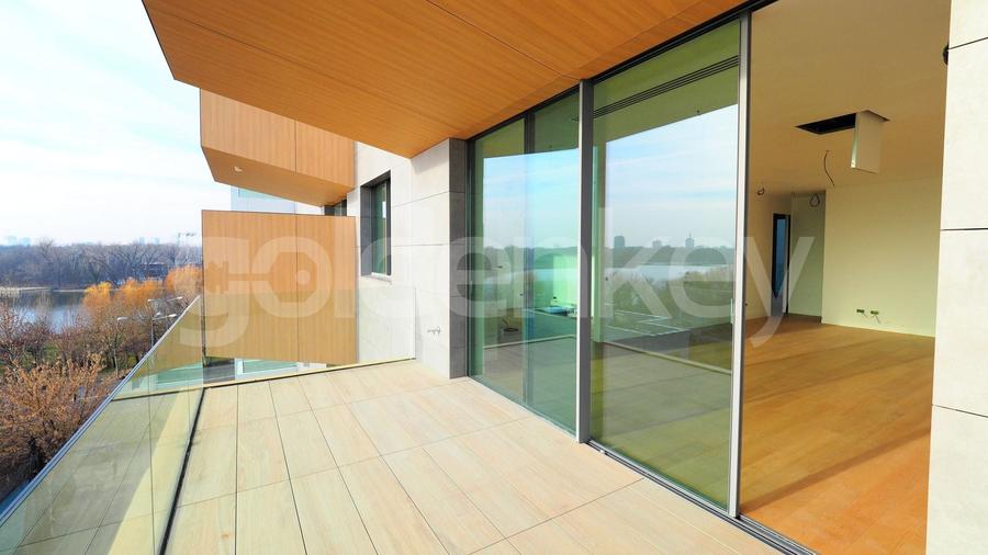 Apartament cu 4 camere decomandat în Floreasca