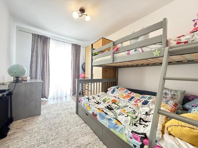 Apartament cu 3 camere semidecomandat în Șelimbăr