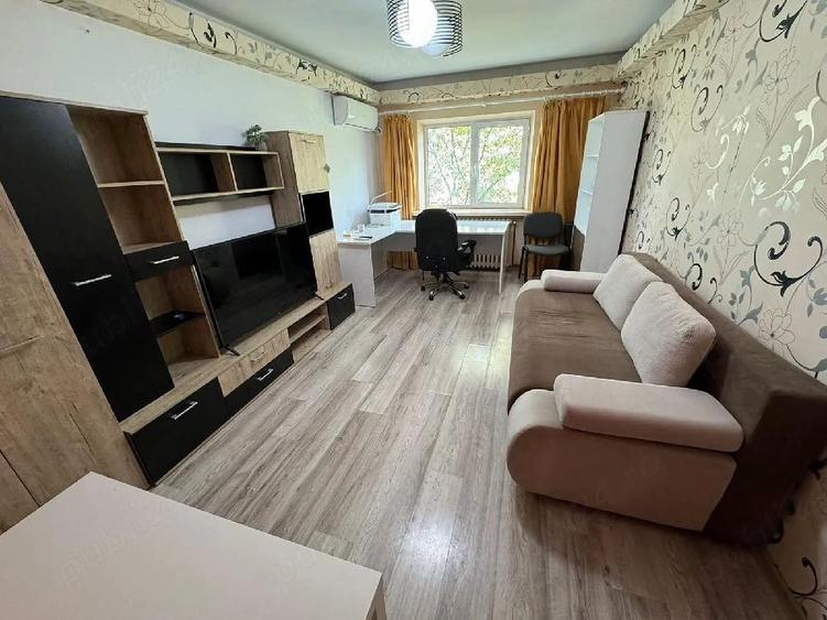 Apartament cu 3 camere decomandat în Păcurari