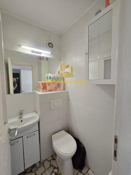 Apartament cu 3 camere semidecomandat în Titulescu