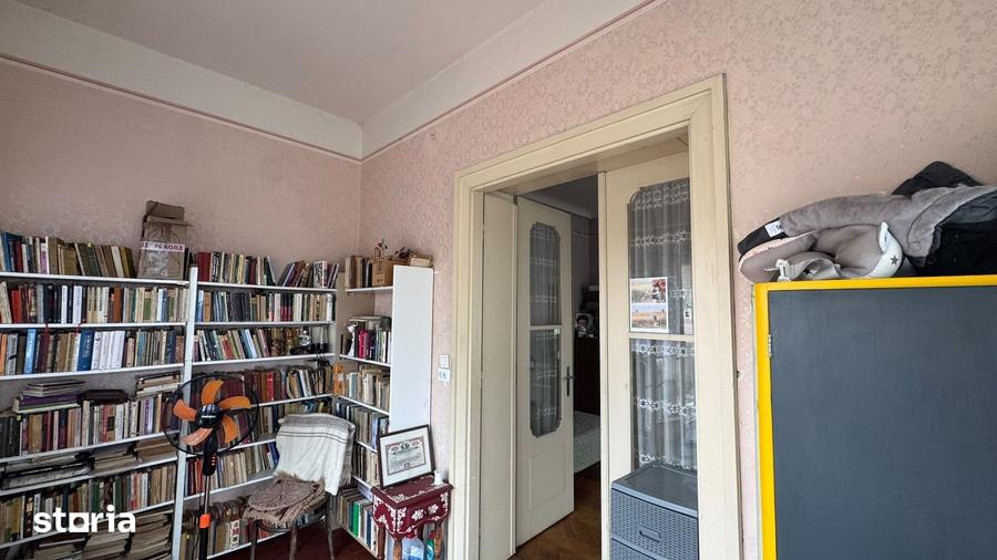 Apartament cu 5 camere în Sub Arini