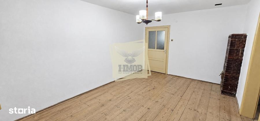Casă cu 5 camere cu Teren 482 Mp în Central