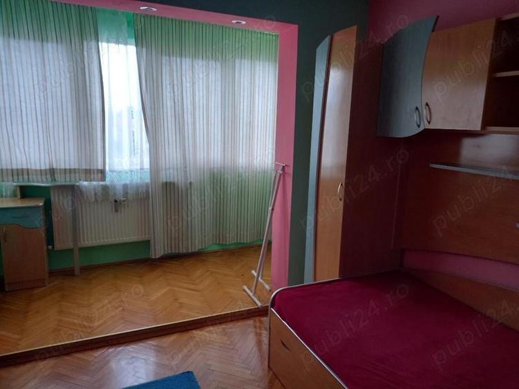 Apartament cu 3 camere decomandat în Rogerius