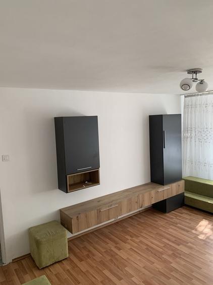 Apartament cu 2 camere decomandat în Lipovei