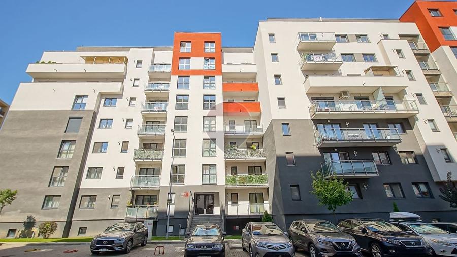 Apartament cu 3 camere decomandat în Tractorul
