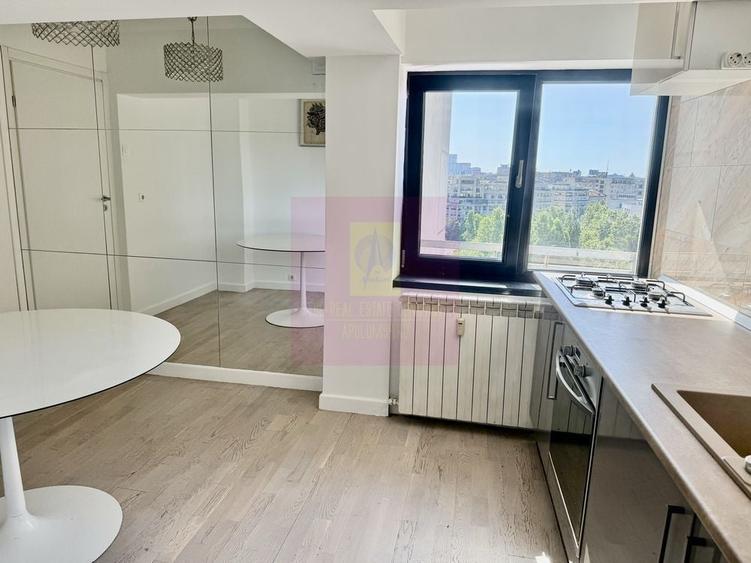 Apartament cu 4 camere decomandat, mobilat în P-ța Unirii
