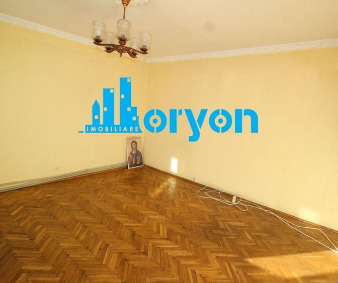 Apartament cu 4 camere decomandat în Central