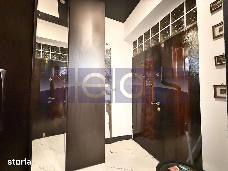 Apartament cu 4 camere semidecomandat în Universitate