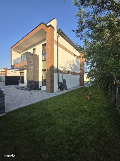 Casă cu 4 camere în Corbeanca