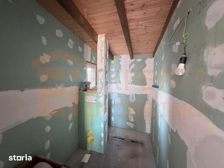 Casă cu 4 camere cu Teren 280 Mp în Central