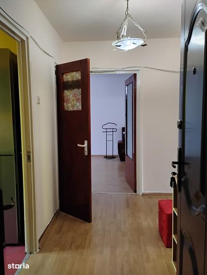 Apartament cu 3 camere decomandat în Berceni