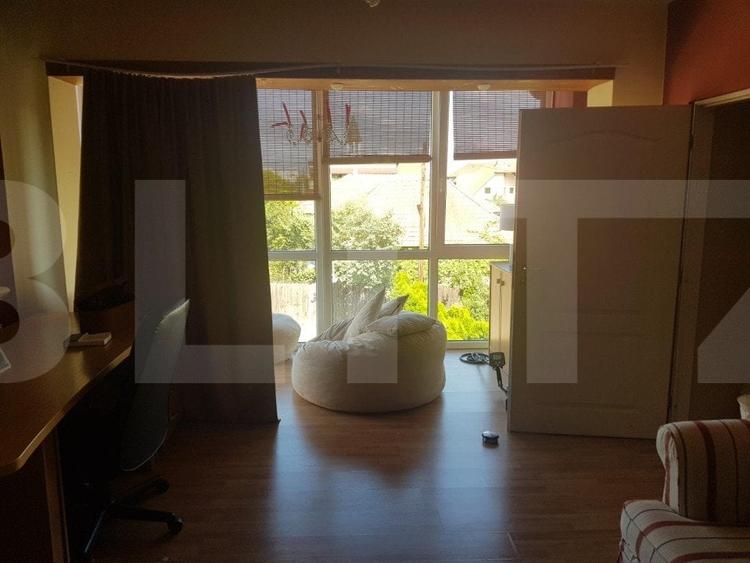 Casă individuală cu 15 camere cu Teren 1256 Mp în Între Lacuri