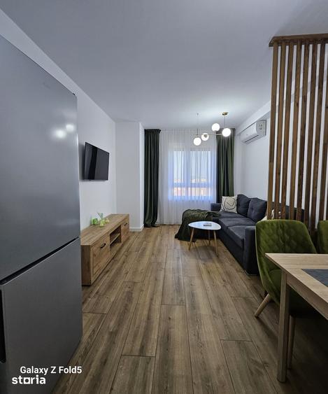 Apartament cu 3 camere decomandat în Nufărul