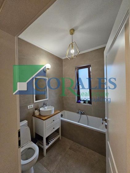 Duplex cu 5 camere cu Canalizare în Dumbrăvița