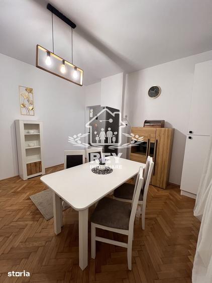 Apartament de vanzare 2 camere decomandate zona Str. Constitu?iei/9mai - 10